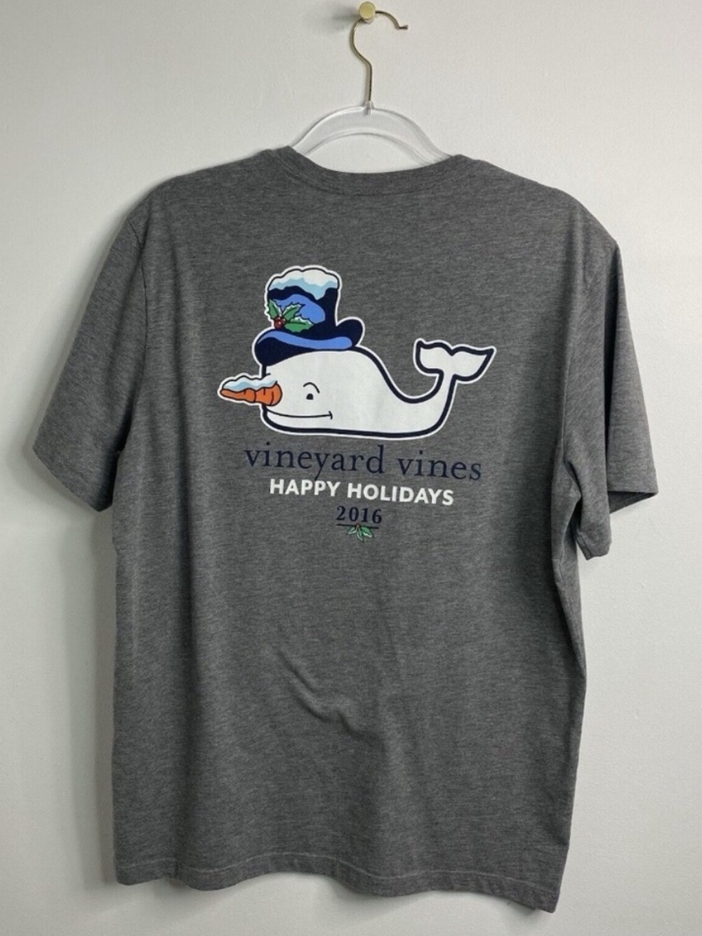 Vineyard Vines T-Shirt Men’s M Gray Short Sleeve Graphic Tee Big Whale Christmas